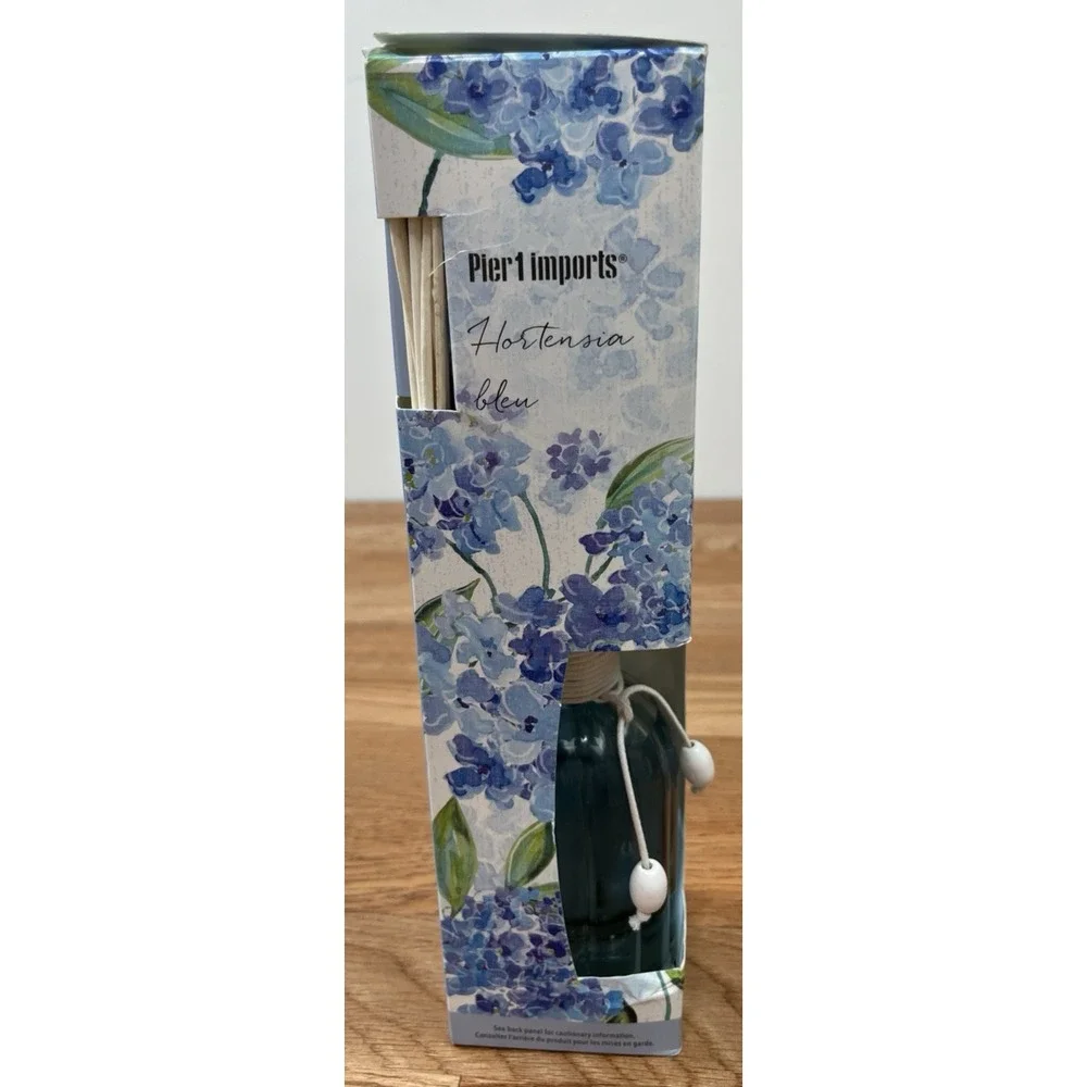 Pier 1 Imports Blue Hydrangeas Reed Diffuser 10 fl oz w/ 10 Reeds NEW